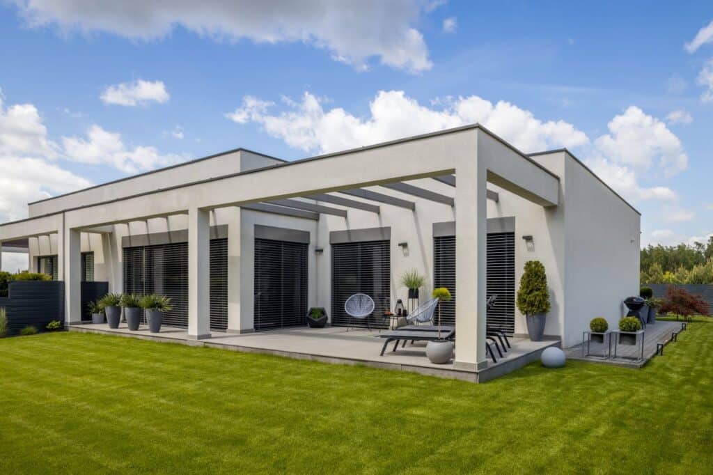 maison avec une v&eacute;randa