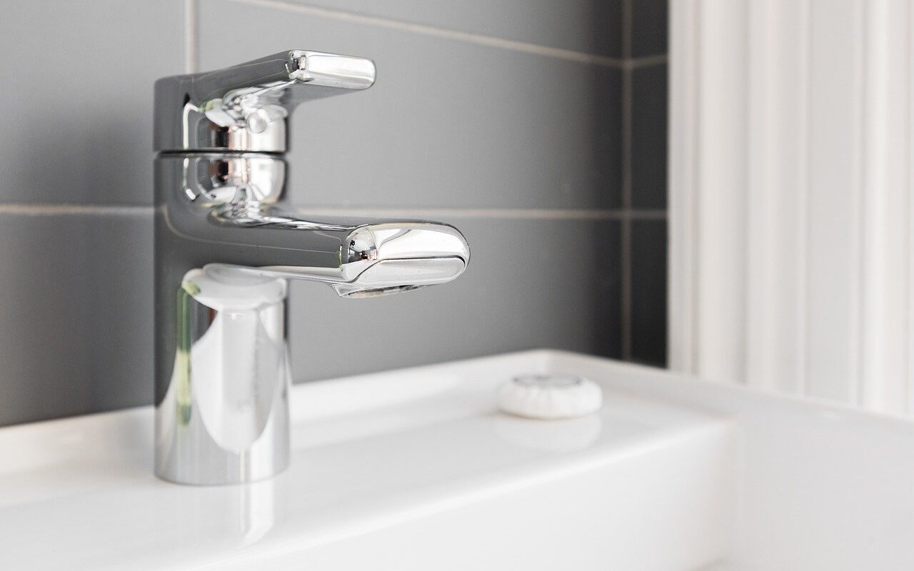 transformez votre salle de bain avec une rénovation complète qui allie style moderne et fonctionnalité. découvrez nos conseils, astuces et tendances pour créer un espace élégant et relaxant. donnez une nouvelle vie à votre salle de bain dès aujourd'hui !