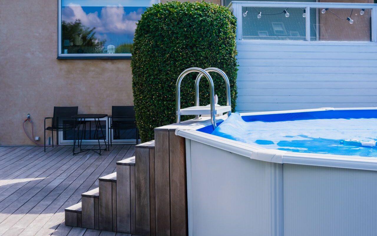 une piscine hors-sol