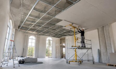 découvrez les étapes, matériaux et conseils essentiels pour créer un faux plafond suspendu dans une pièce haute, avec une finition soignée et durable.